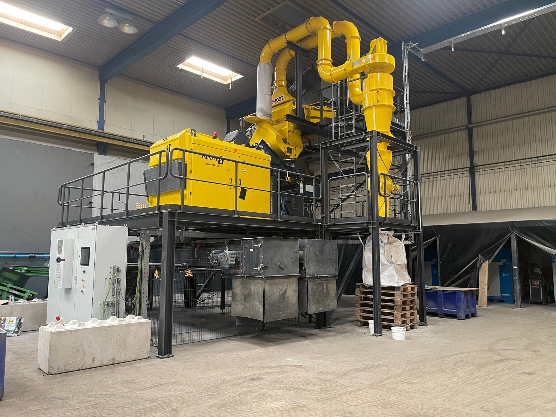 DRH German Raw Materials Trading Company mbH Machine