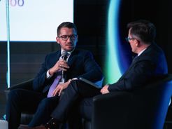 Krystian Kamyk offre le sue intuizioni in una sessione informativa di Q&A, condividendo prospettive strategiche plasmate da anni di guida di trasformazioni complesse