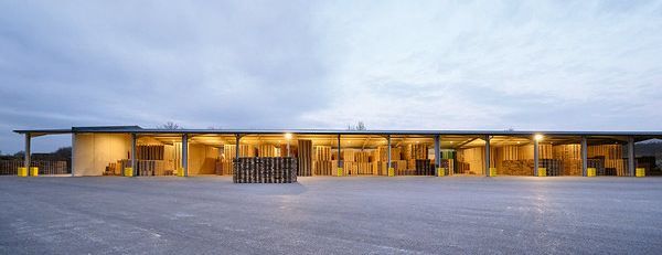 Pallets Winter Bedrijfsterrein