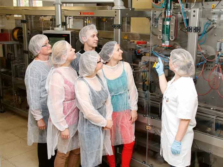 Groupe de visiteurs chez Teigwaren Riesa au Centre des Pâtes