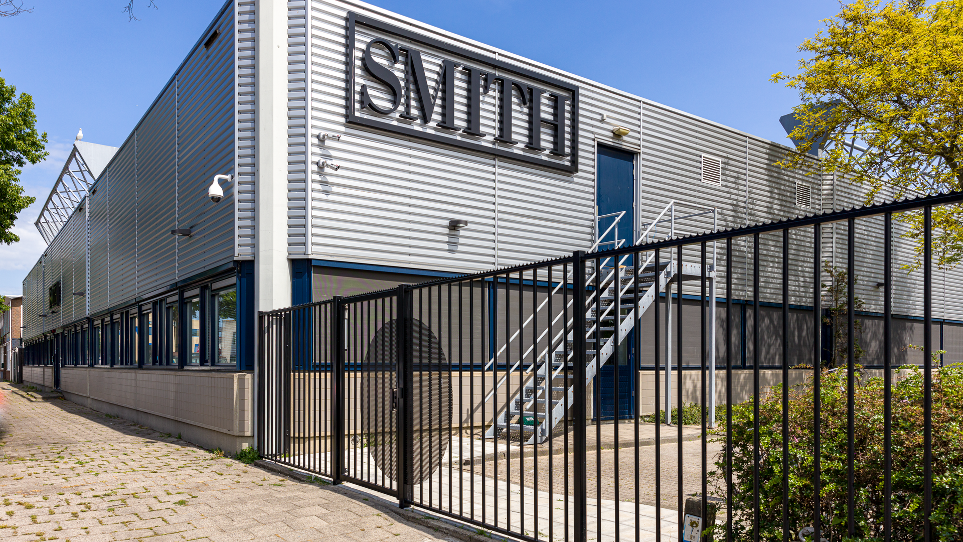 Smith’s Amsterdam hub – central logistics and quality center connecting global supply with fast, reliable component sourcing across Europe