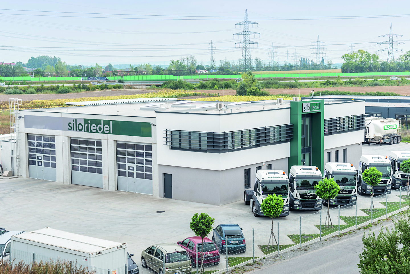 Close to Vienna: Silo Riedel’s Leopoldsdorf site with workshop, washing facilities, parking areas and photovoltaic system
