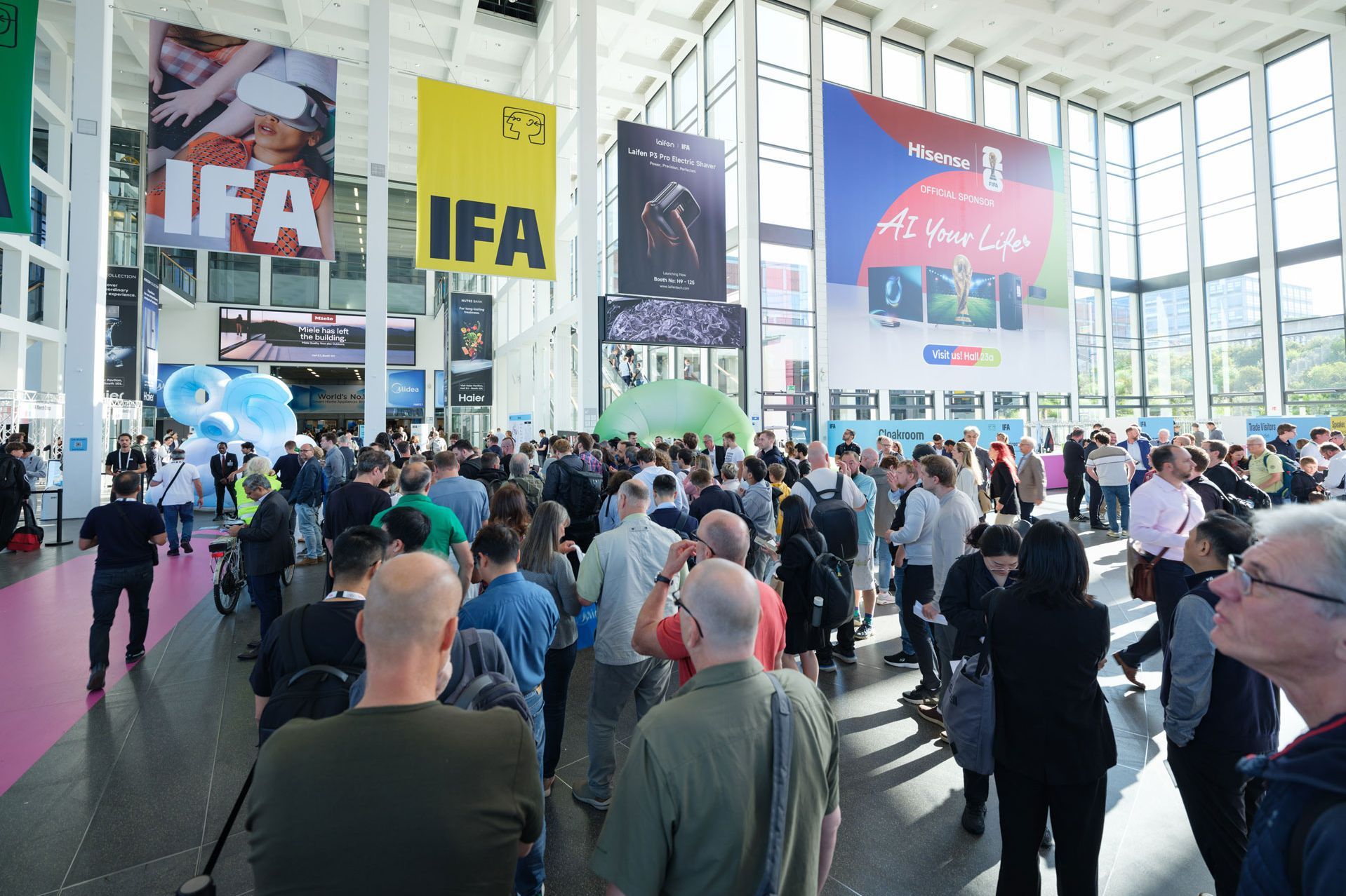 Látogatók az IFA-n Berlinben