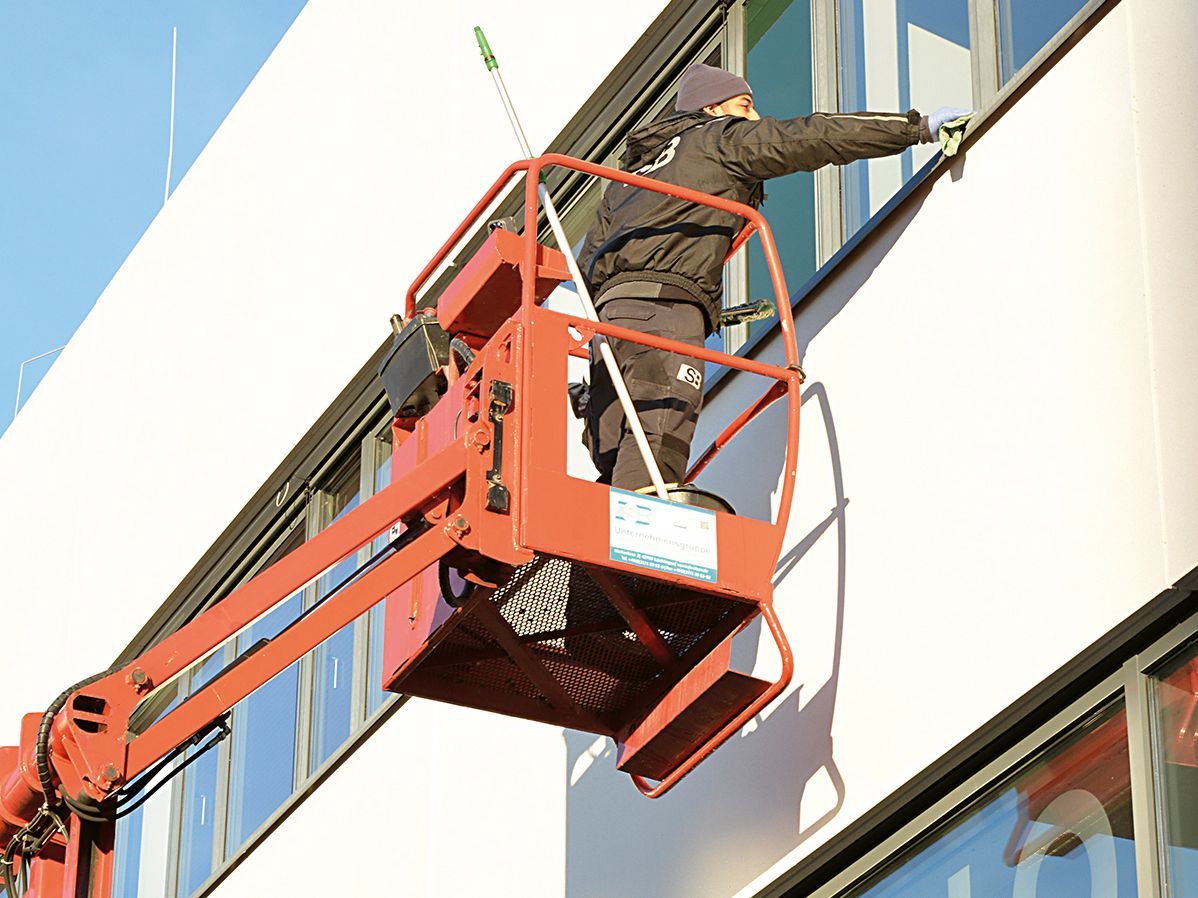 SB PROFESSIONAL CLEANING GMBH Nettoyage de vitres