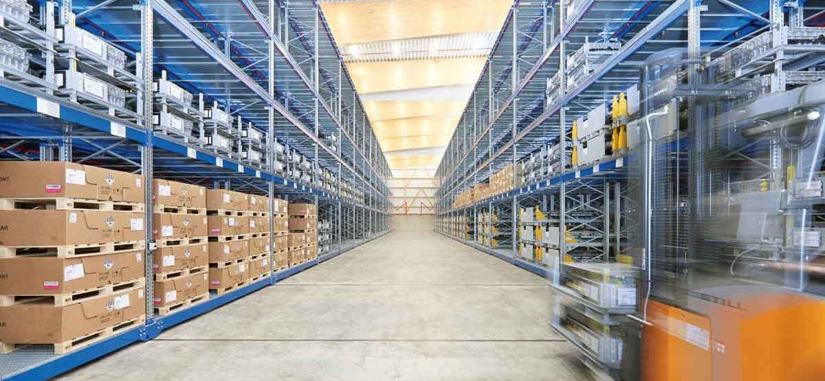 Área de almacenamiento Schmitt Logistik