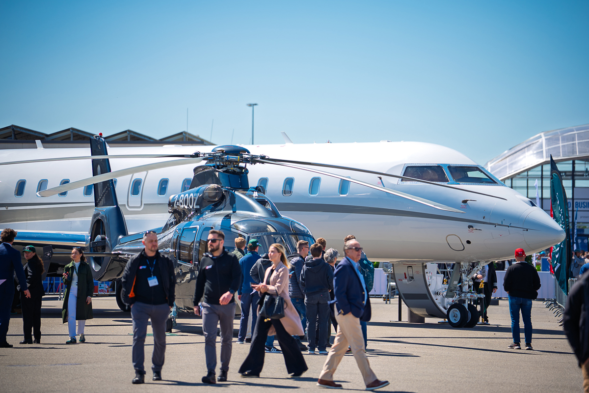 Statische Tentoonstelling: Bezoekers van de AERO