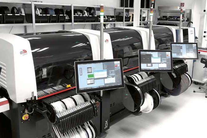 Essemtec - Ligne SMT avec trois poseurs Fox