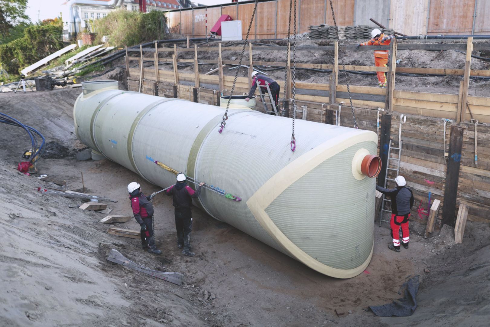 SCHIELICKE BAU Hoch-, Tief- und Ingenieurbau GmbH Réservoir d'eaux usées pour l'Estrel Tower à Berlin