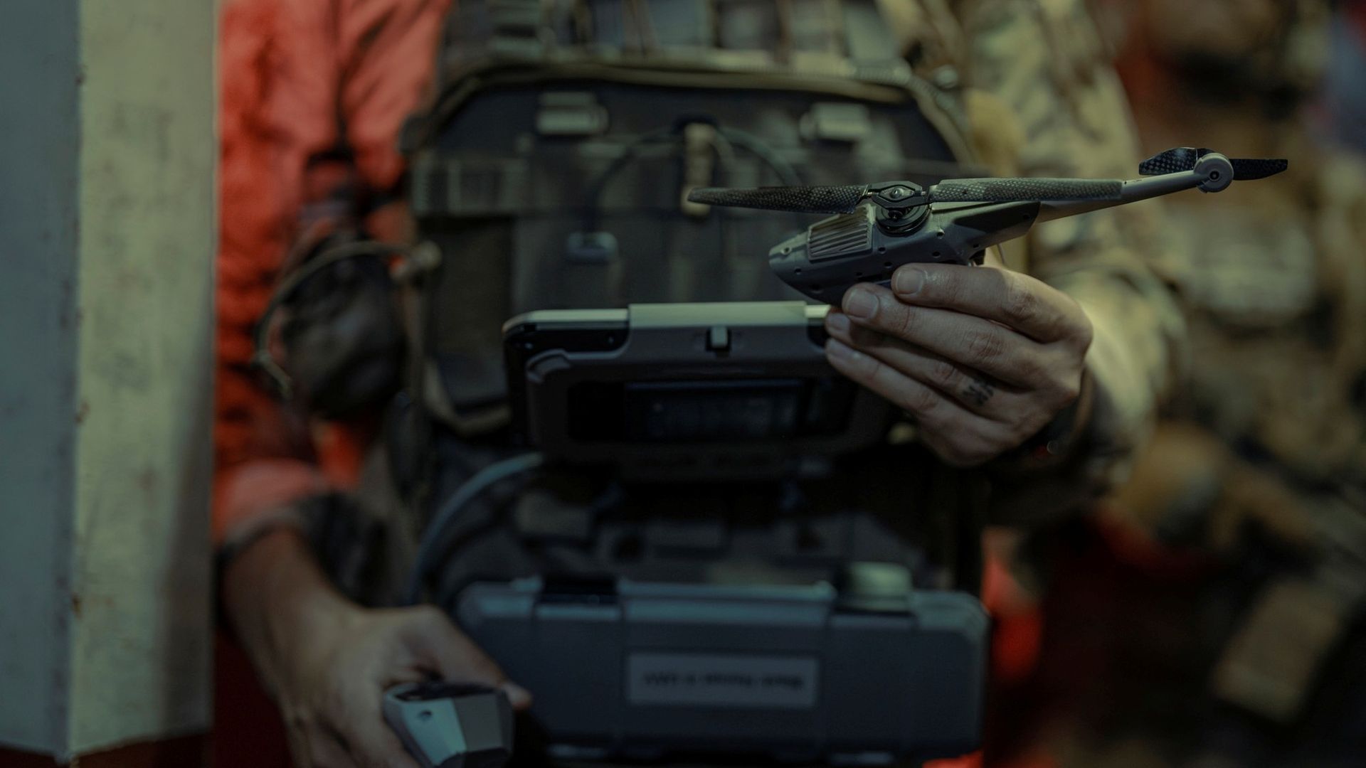 Progettato per l'uso in prima linea, il Black Hornet può essere padroneggiato rapidamente, con gli utenti che apprendono le operazioni di base in circa un'ora e diventano pronti per la missione dopo solo pochi giorni