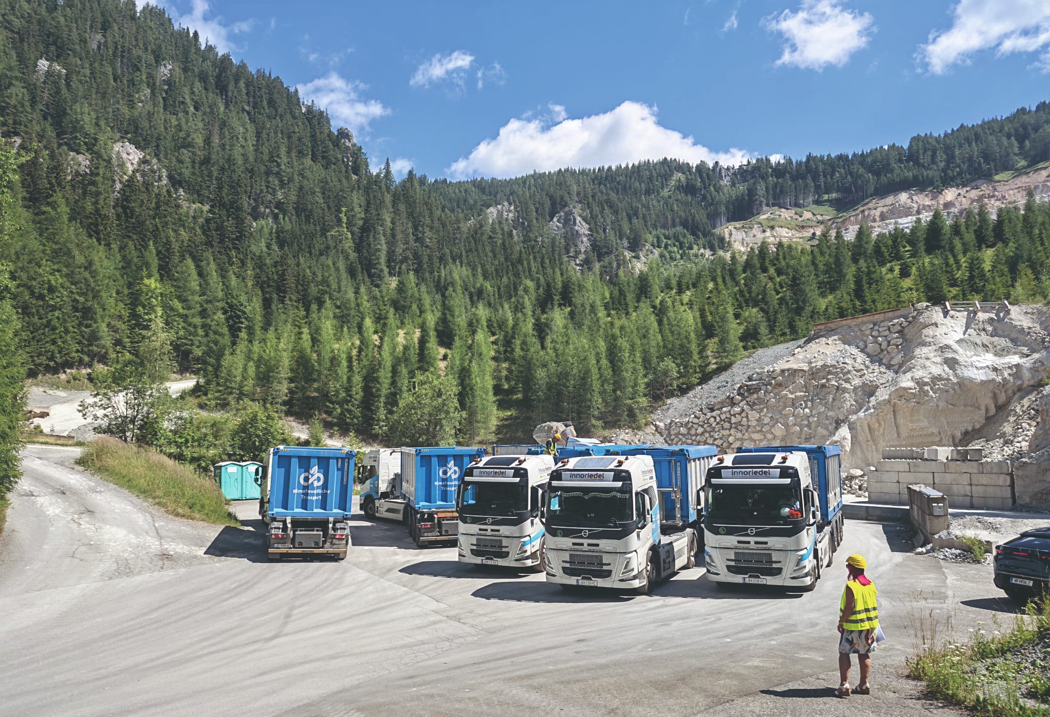 Ready for the next load: Silo Riedel’s fleet serves a wide range of bulk logistics operations across the DACH region and beyond