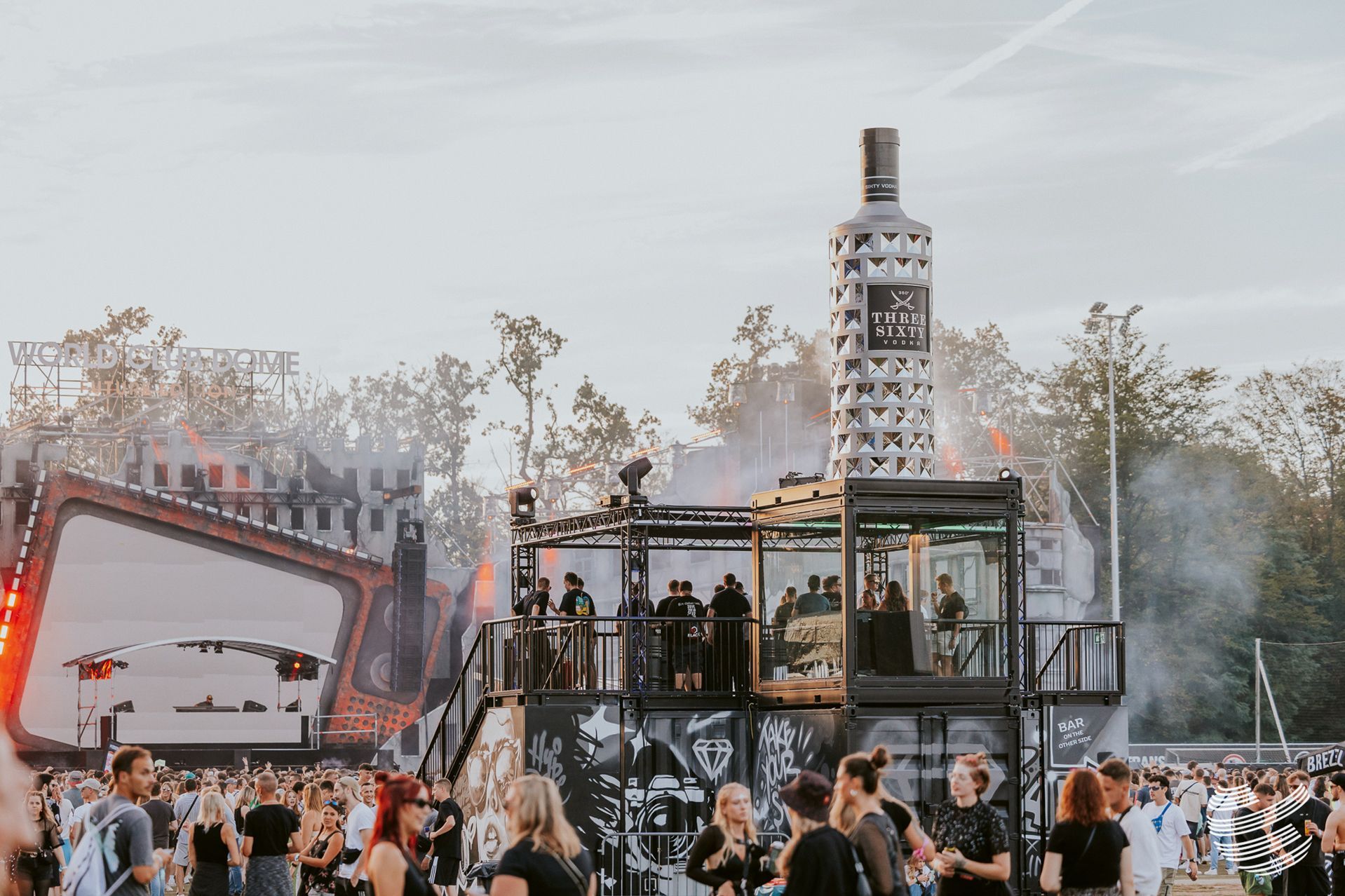 Schwarze und Schlichte GmbH & Co. KG Festivalaanwezigheid van Three Sixty