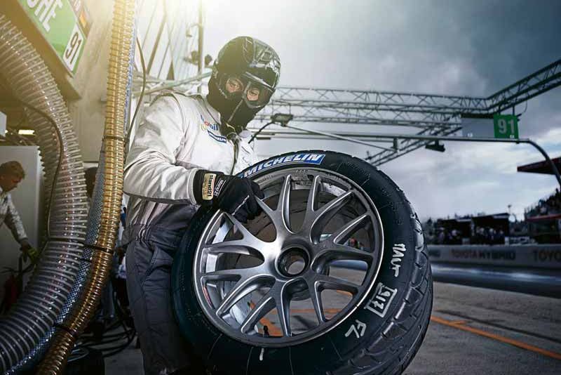 BBS Motorsport Pit Stop Tire Change