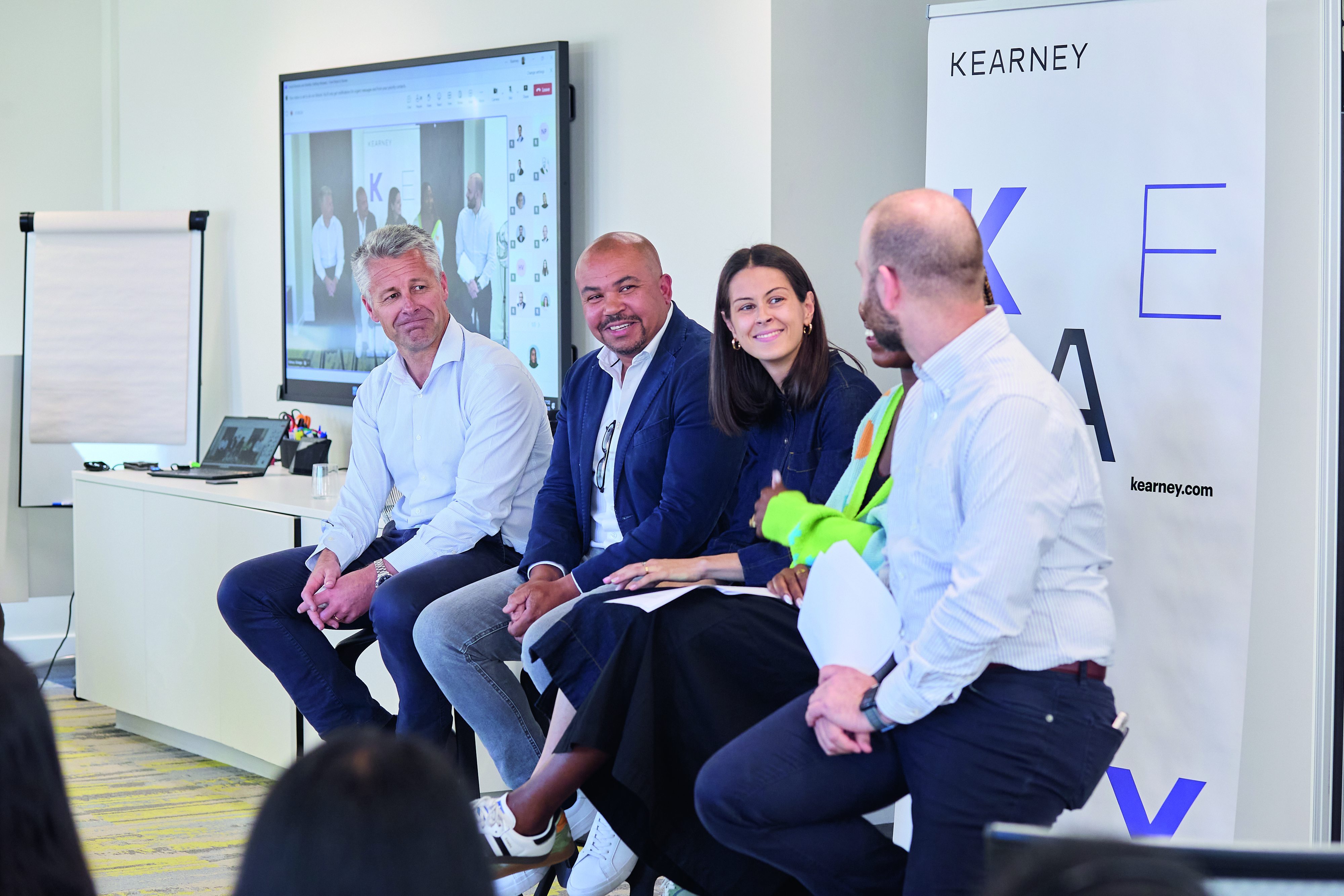 Da Kearney, un dialogo significativo guida la consulenza di successo - persone che collaborano per trasformare le idee in azioni ad alto impatto