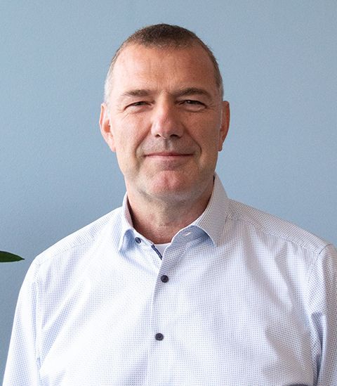 Kapcsolattartási adatok: CorTec GmbH Dr. Oliver Bärtl