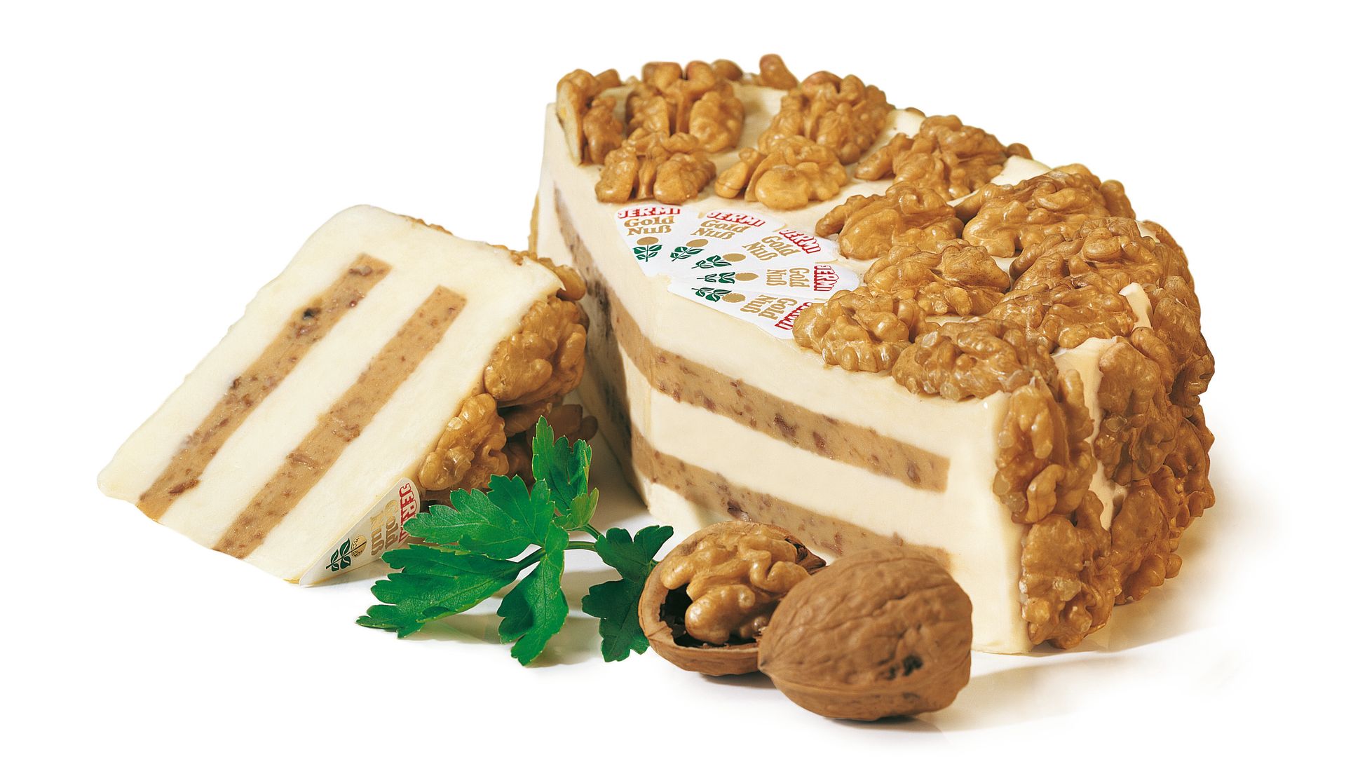 La tarte au fromage et noix de JERMI combine indulgence crémeuse avec un croquant subtil – réunissant tradition, créativité et un goût inimitable dans une spécialité raffinée