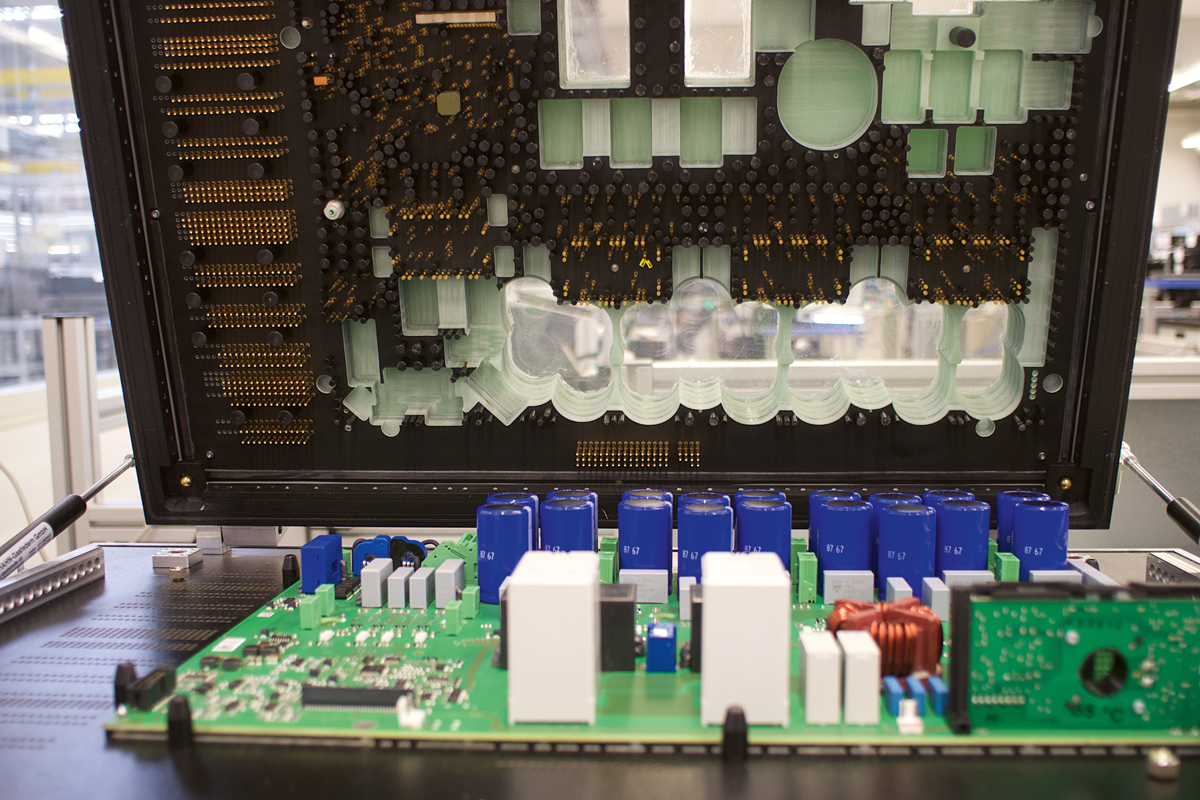 PRETTL Electronics fabrica para diversas industrias desde la aviación hasta la tecnología médica