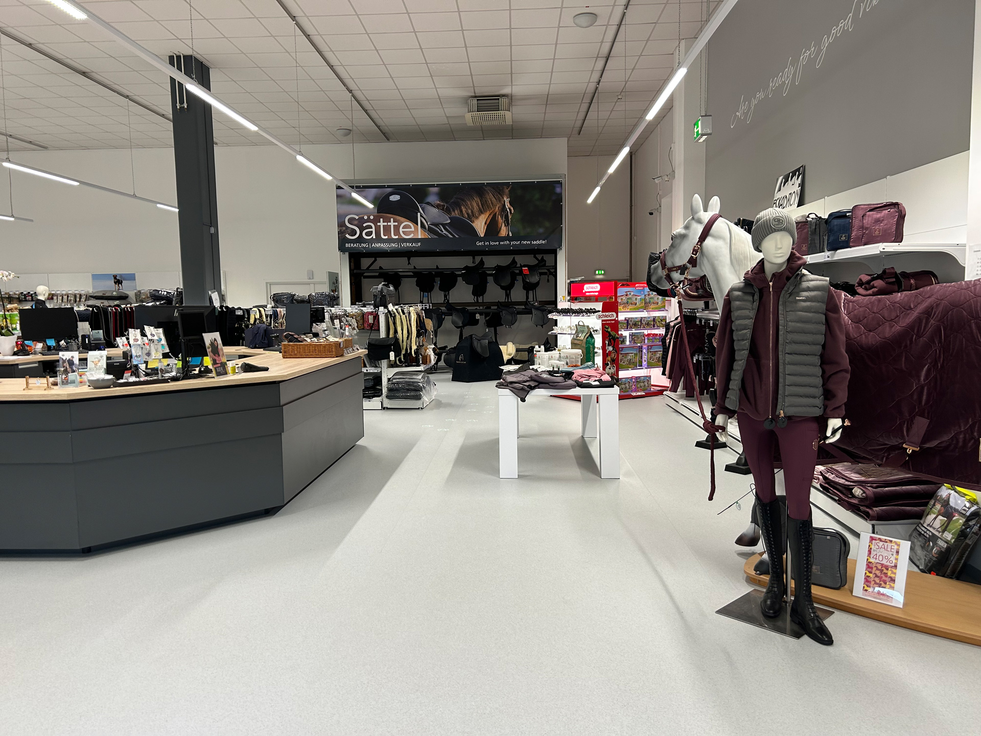 Consulting expertise plays a key role in brick-and-mortar stores