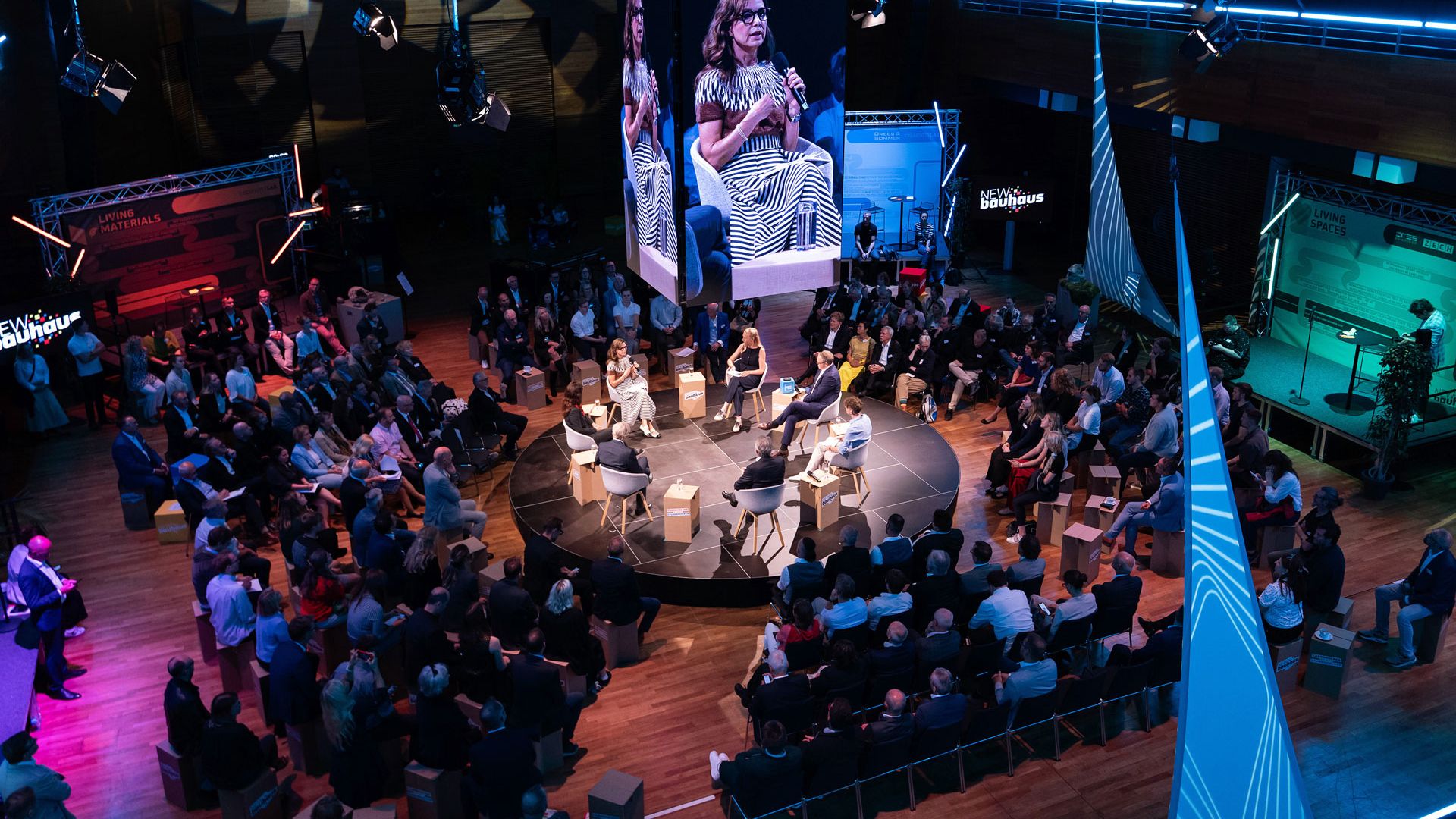 Debate en el NEW bauhaus FESTIVAL
