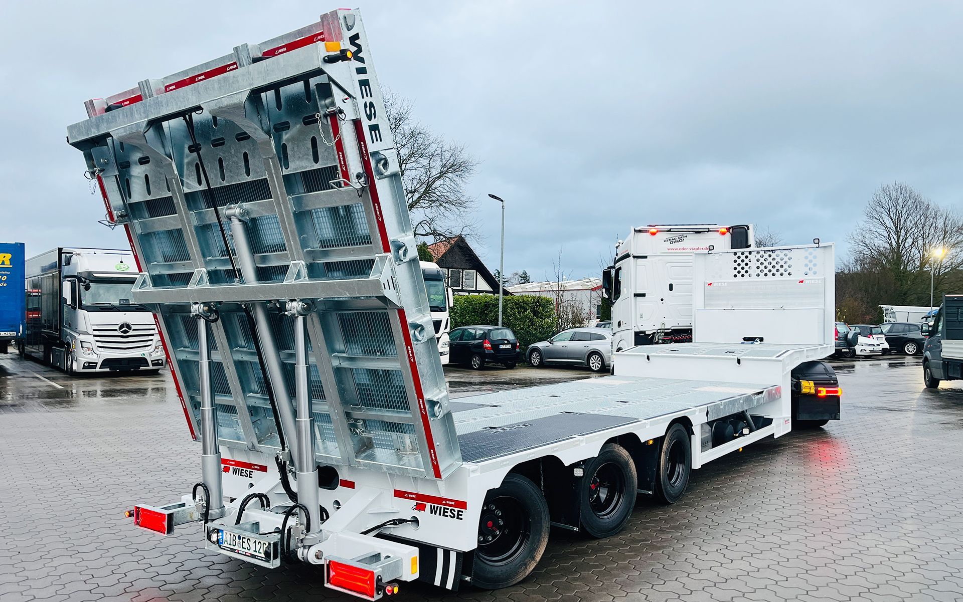 De speciale diepladerconstructies zijn ideaal voor het transport van hoogwerkers