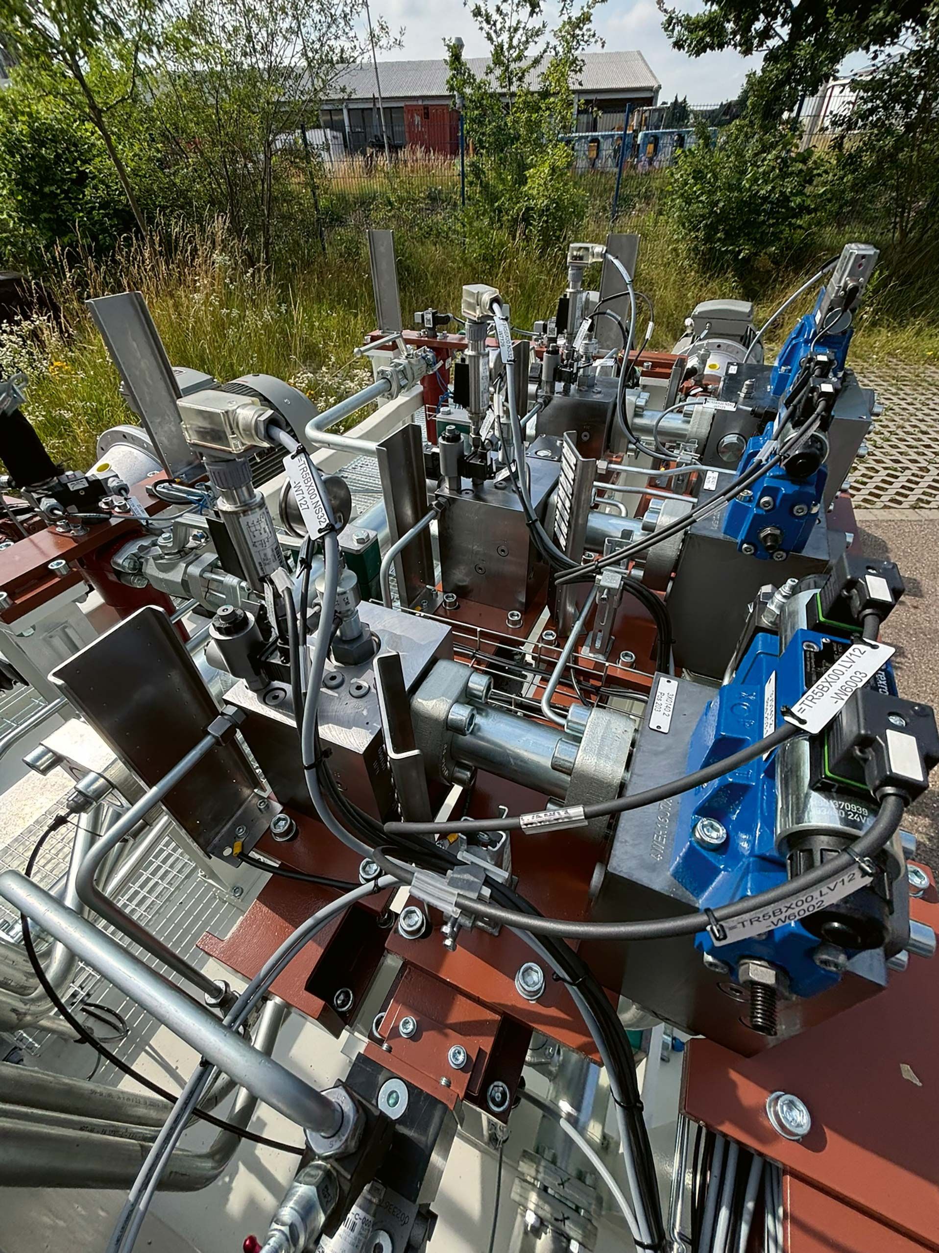 Hydraulik nach Maß: Eine für einen Kunden individuell  angefertigte Hydraulikanlage