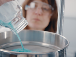 Pulver auf dem Siebnetz