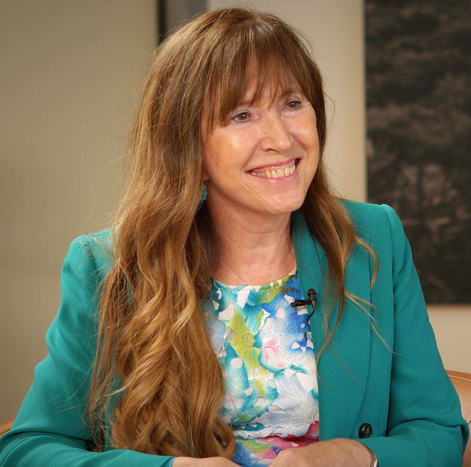 Annemarie Pucher, Dyrektor Zarządzający ISIS Papyrus Europe AG