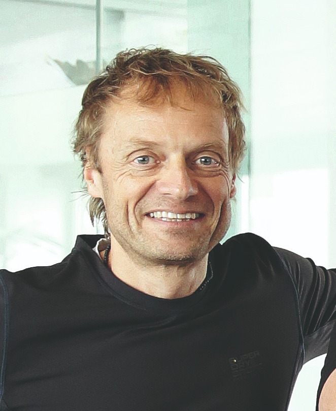 Arch.DI Thomas Pucher, Fundador/Director Ejecutivo