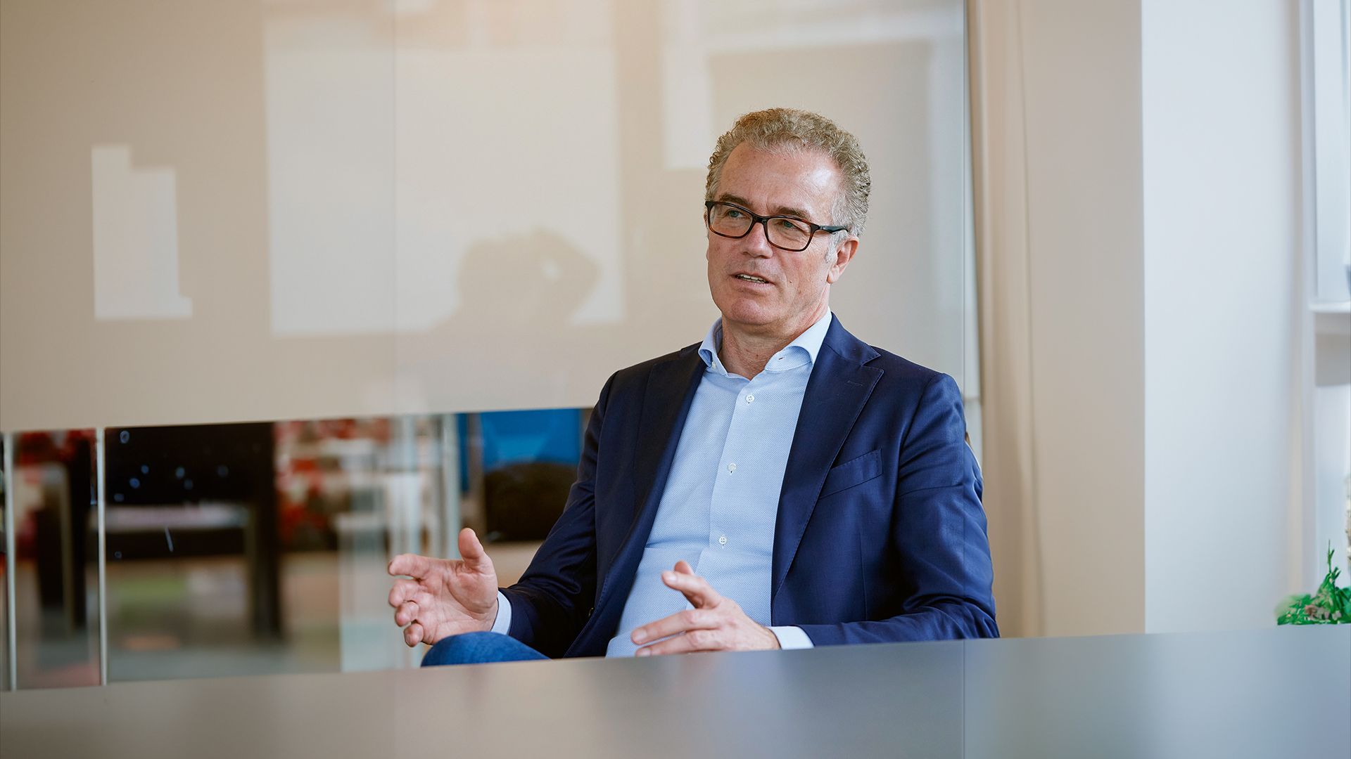 With IT Expertise and Strategy Out into the World