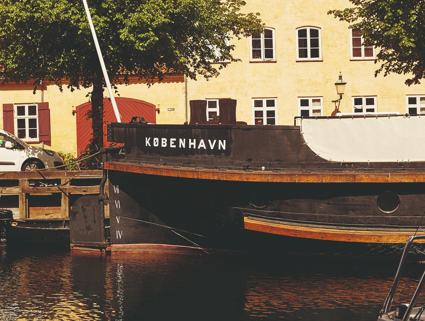 Un ricco patrimonio culturale ispira i riflessivi design di Masai che celebrano lo stile danese