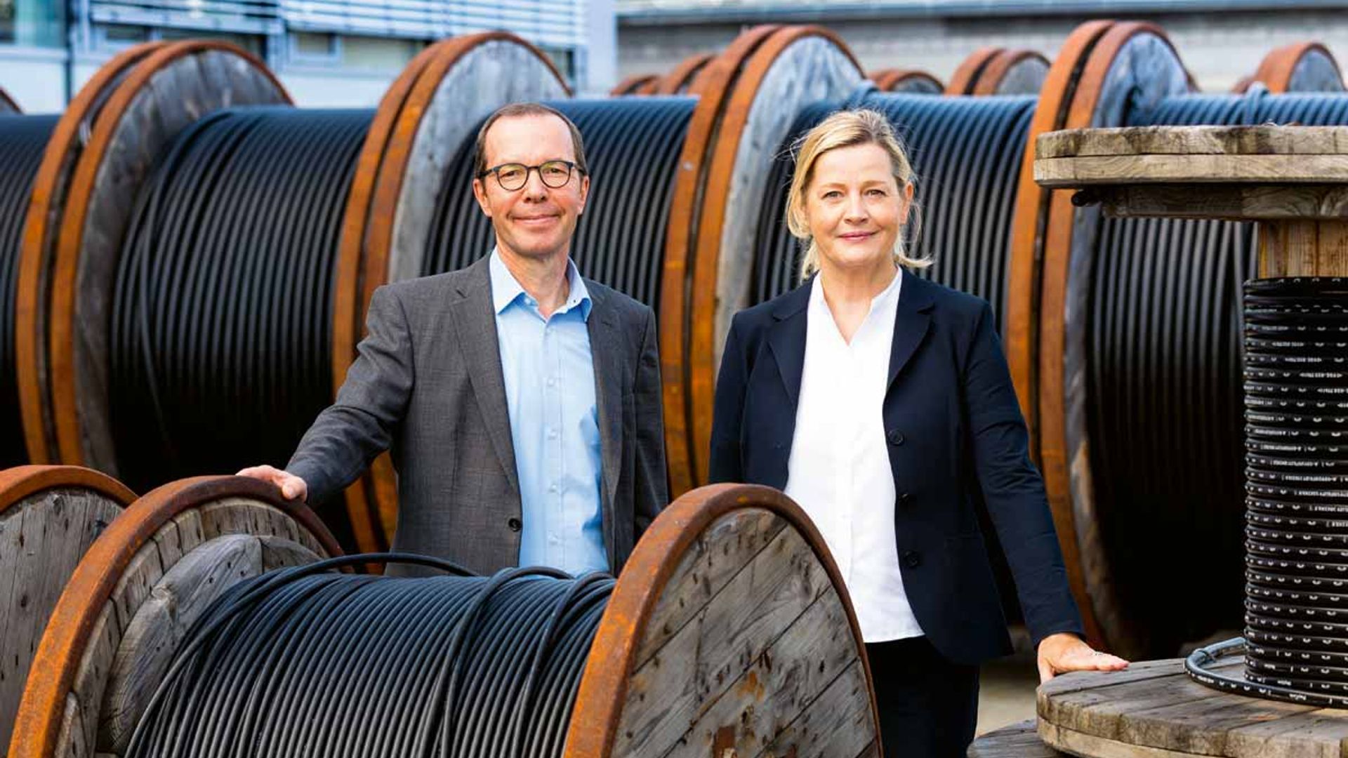 Dipl.-Kfr. Ines Schultze et Dipl.-Ing. Holger Klein, directeurs de la e-netz Südhessen AG