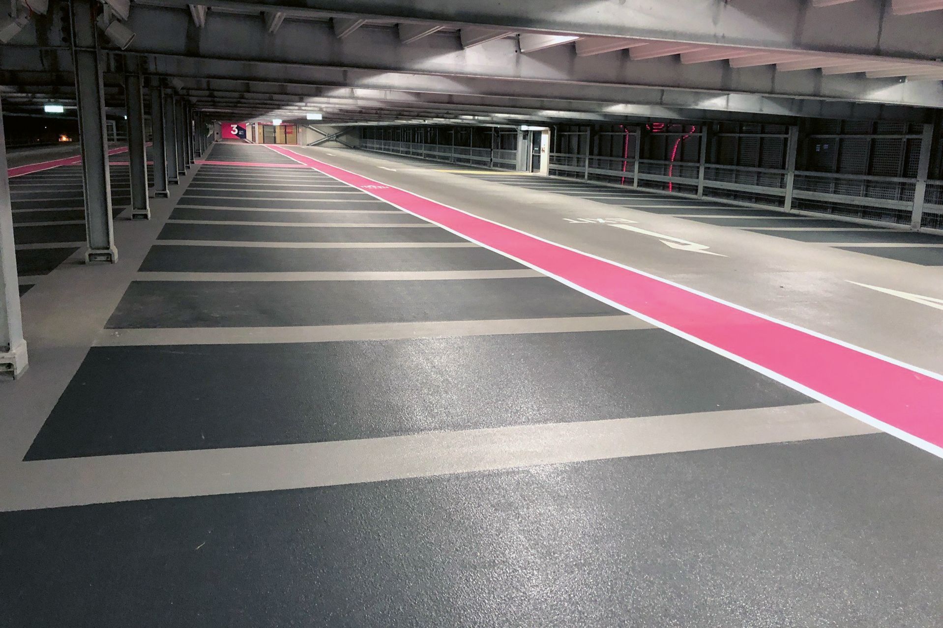 Electric ELB Gebäudetechnik GmbH Pink Parking