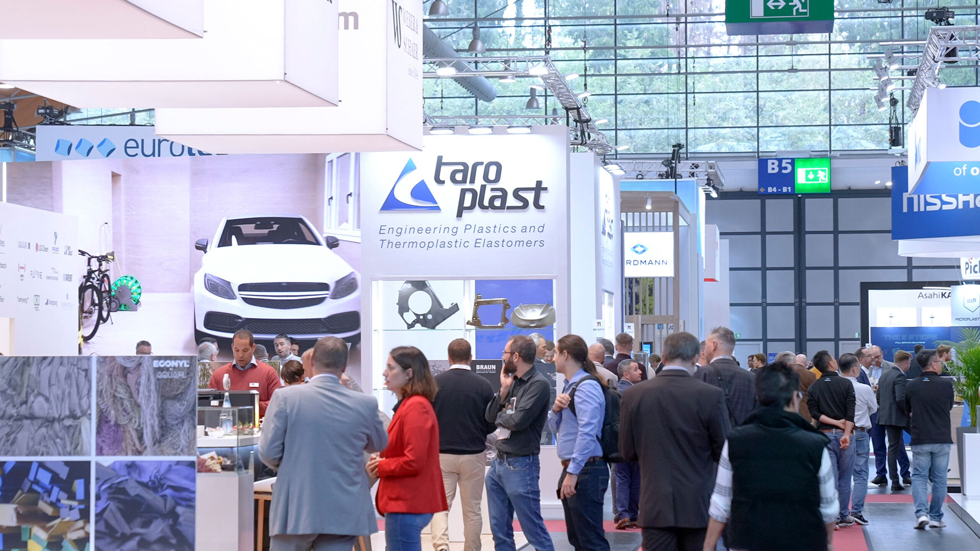Visitantes profesionales en la Fakuma en Friedrichshafen