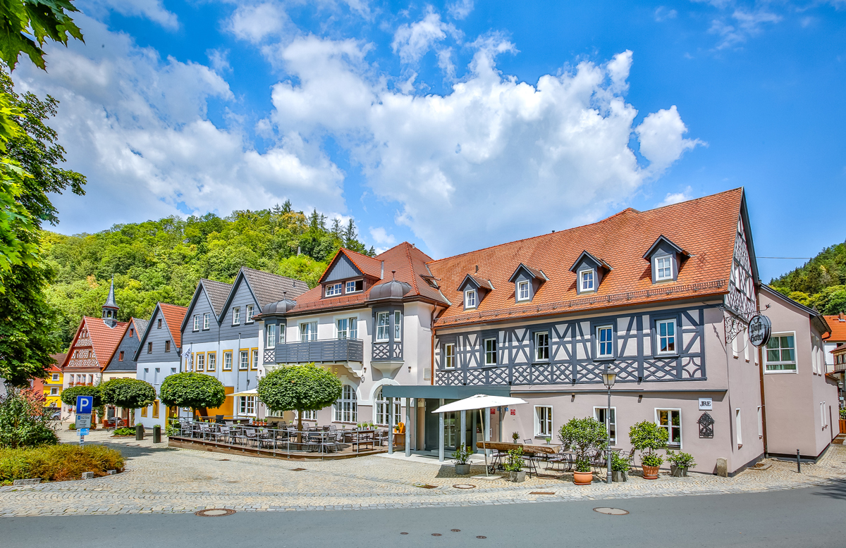 Posthotel w Wirsberg istnieje już od 150 lat. Jego kuchnia została wyróżniona dwiema gwiazdkami Michelin @Uligraphics