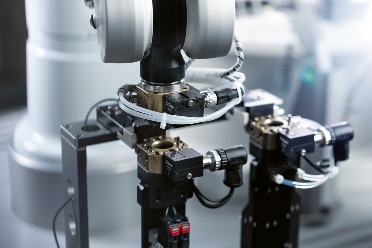 zh-technologies Control and Automation Technology Detailed Shots of a Robotic Arm GmbH