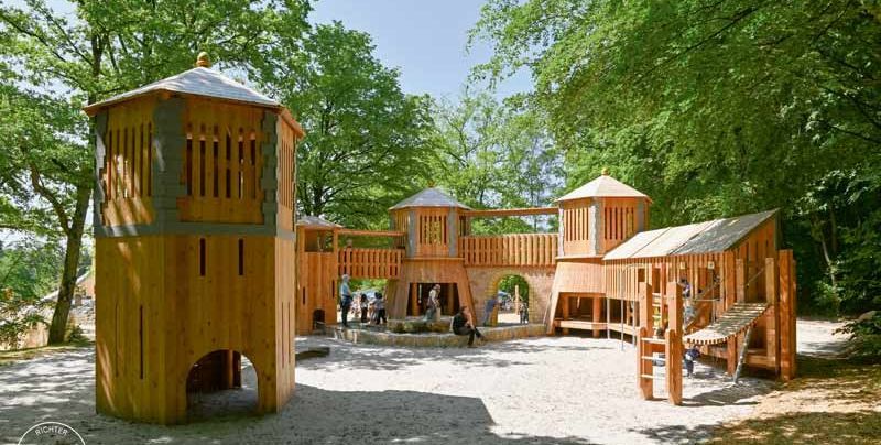 Rechter - Speeltoestellen Project in Luxemburg