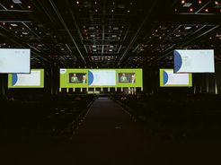 M Events Cross Media GmbH Main Stage-Setup op de ESE ESPE 2025