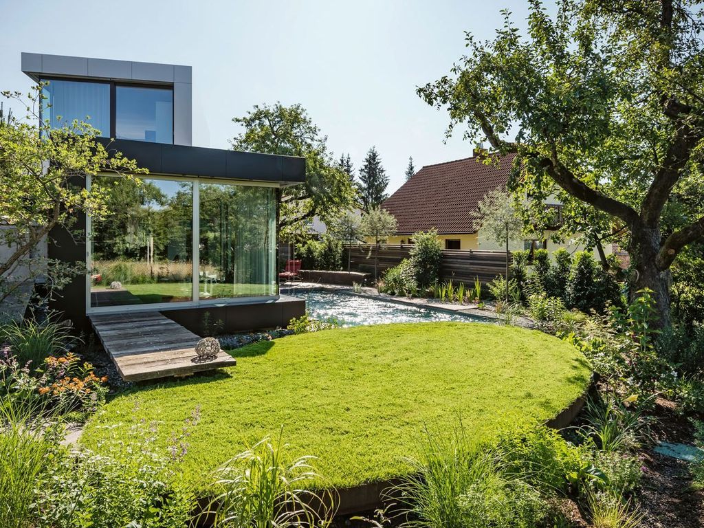 "We design gardens with character"