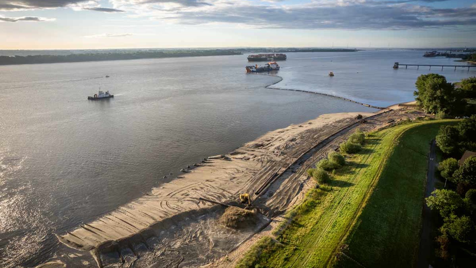 Van Oord Waterbouw Kustbescherming, Landwinning, Energiezekerheid 