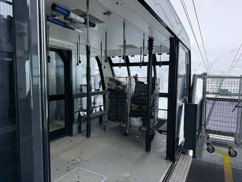 Conteneur à bagages du téléphérique Lech-Oberlech