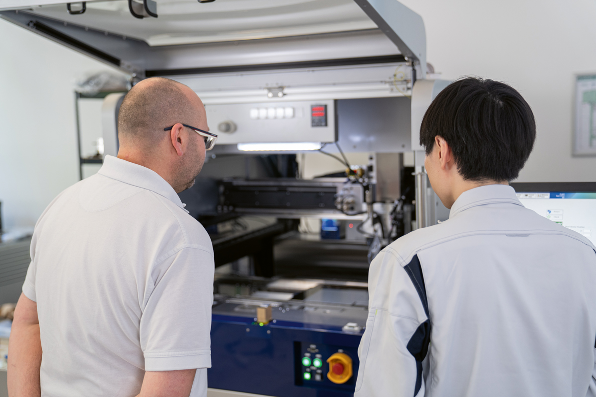 Musashi Engineering supports its customers in the application of its technology