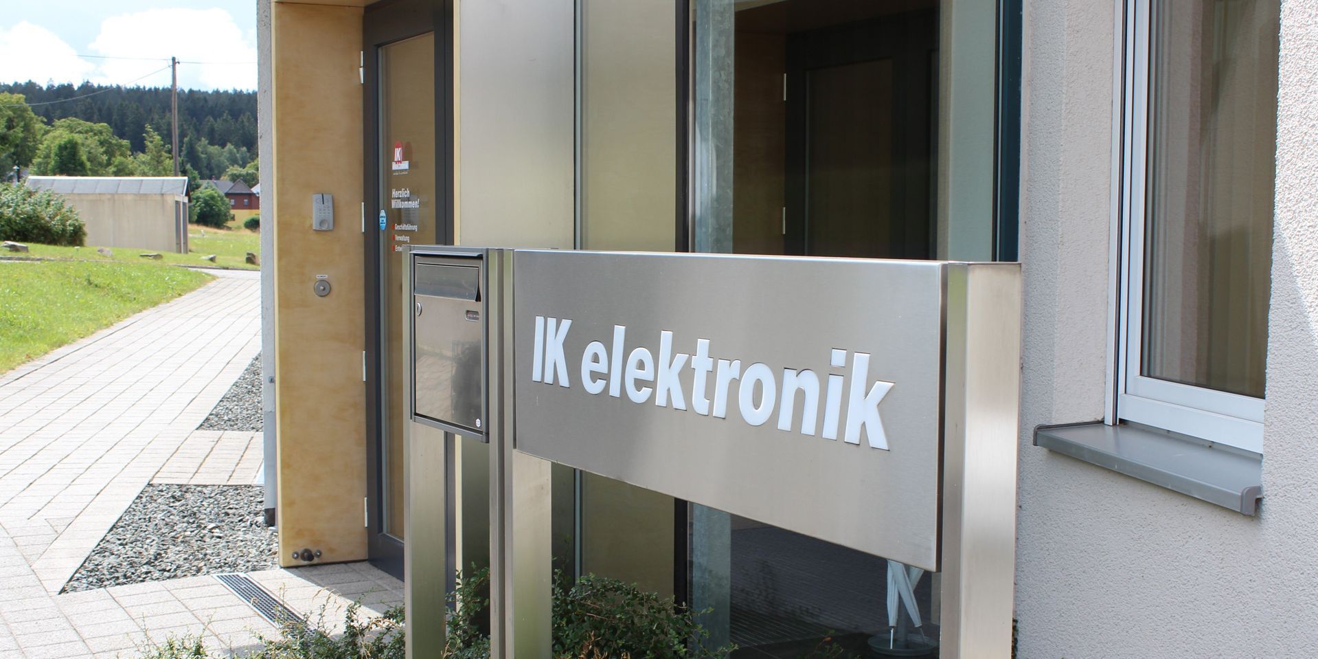 IK Elektronik GmbH Entrance Area