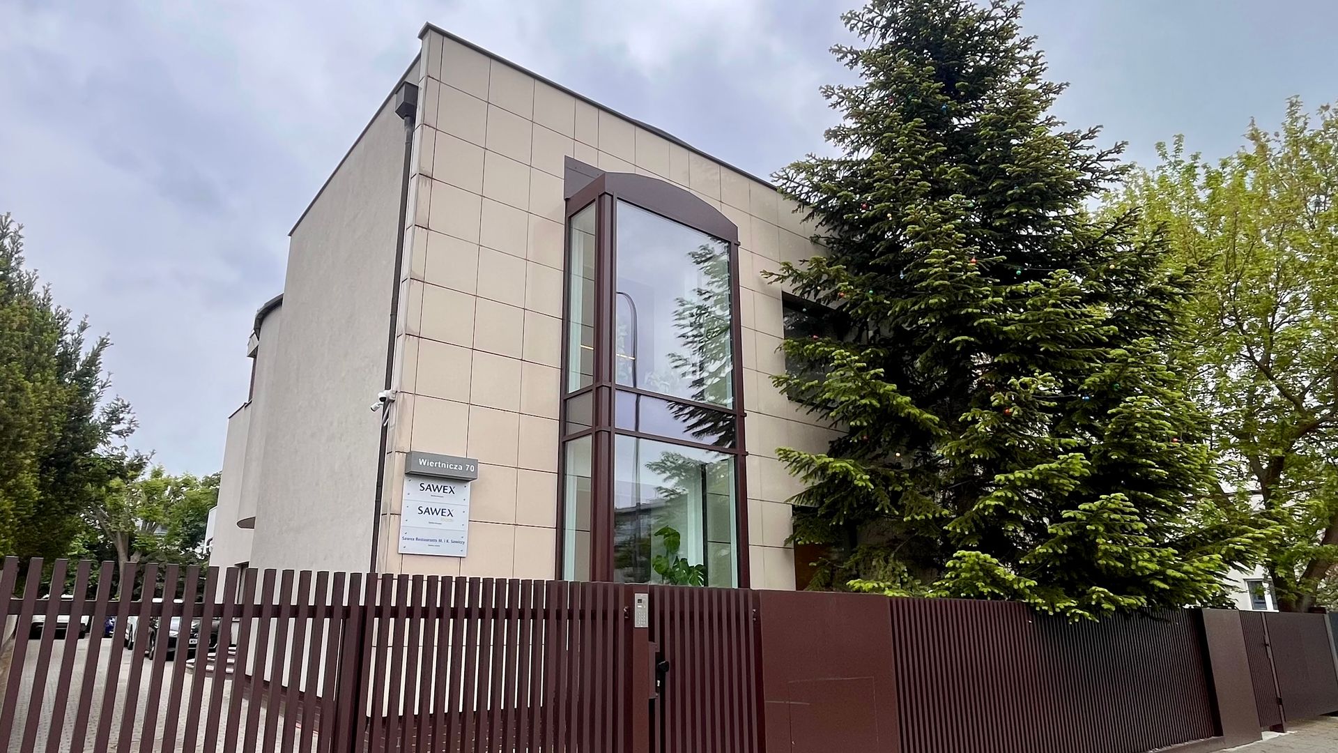 Sede centrale di SAWEX SA a Varsavia: da qui, l'azienda coordina le catene di approvvigionamento chimico internazionali e guida la sua espansione strategica in tutta Europa