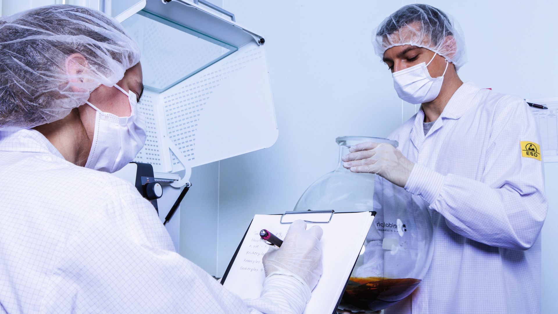 R&D teams at Avextra advance cannabinoid therapies, combining clinical studies with data-driven innovation to create safe, standardized medicines for patients