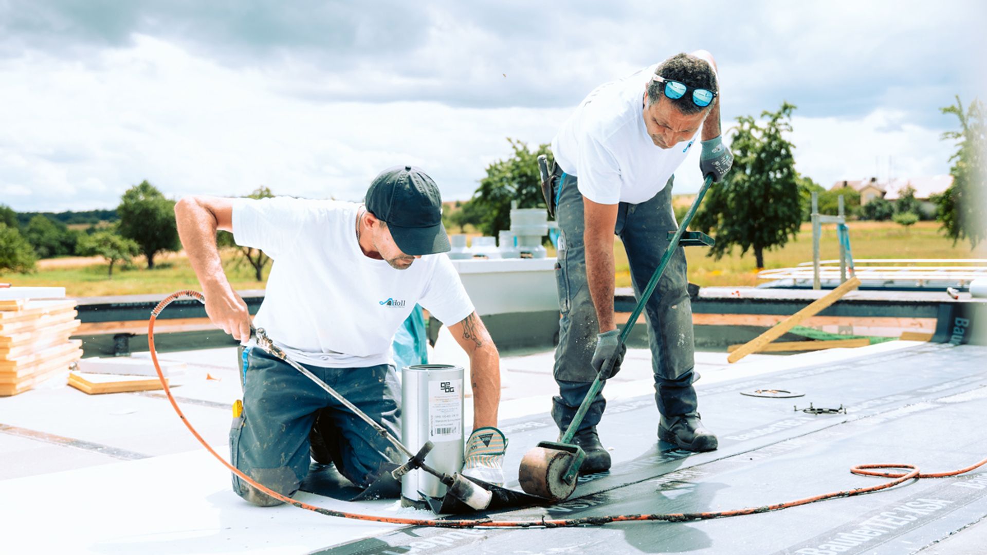 Précision sur le terrain : Le métier s'affiche sur le chantier avec une structure, une planification soignée et une mise en œuvre professionnelle