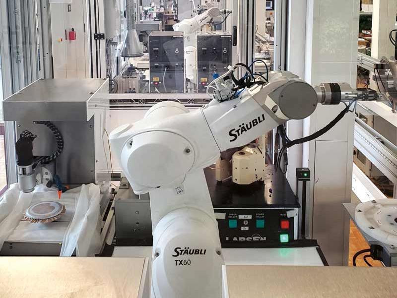 Roboty produkcyjne soczewek kontaktowych Galifa