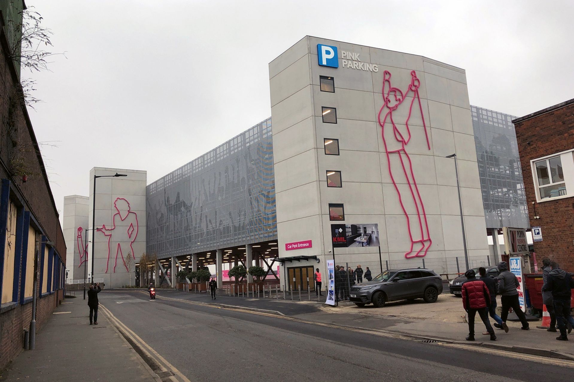 Electric ELB Gebäudetechnik GmbH Aparcamiento Wembley