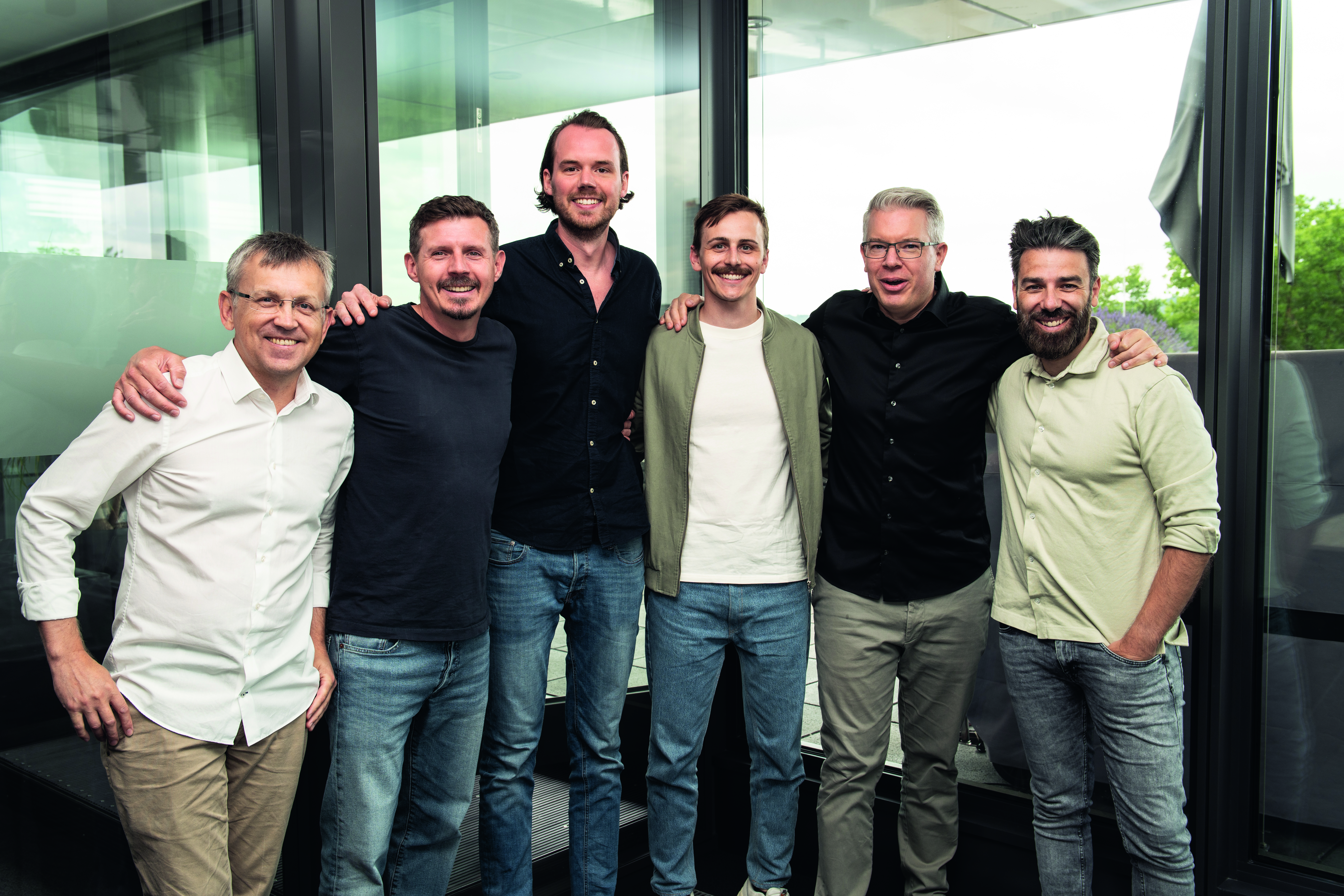 insgesamt sechs Partner