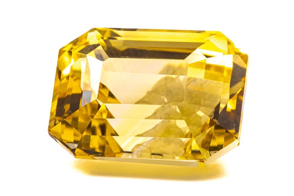 zafiro amarillo natural