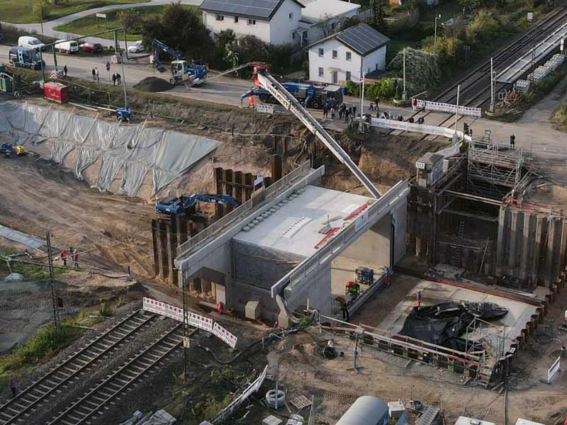 construction complète du pont ferroviaire à Worms