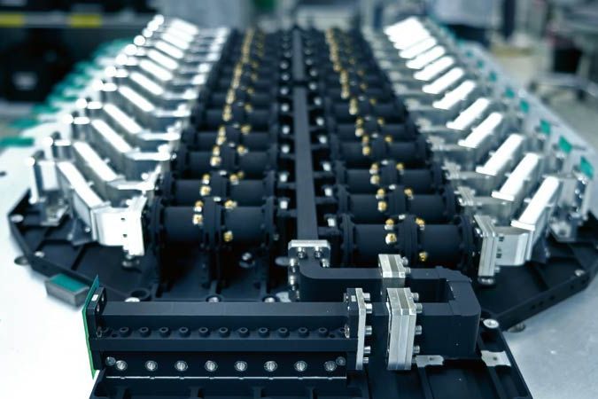 TESAT Herringbone Output Multiplexer